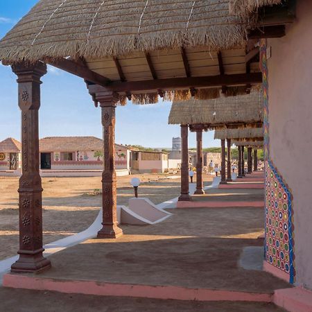 Dholavira Village Resort Extérieur photo