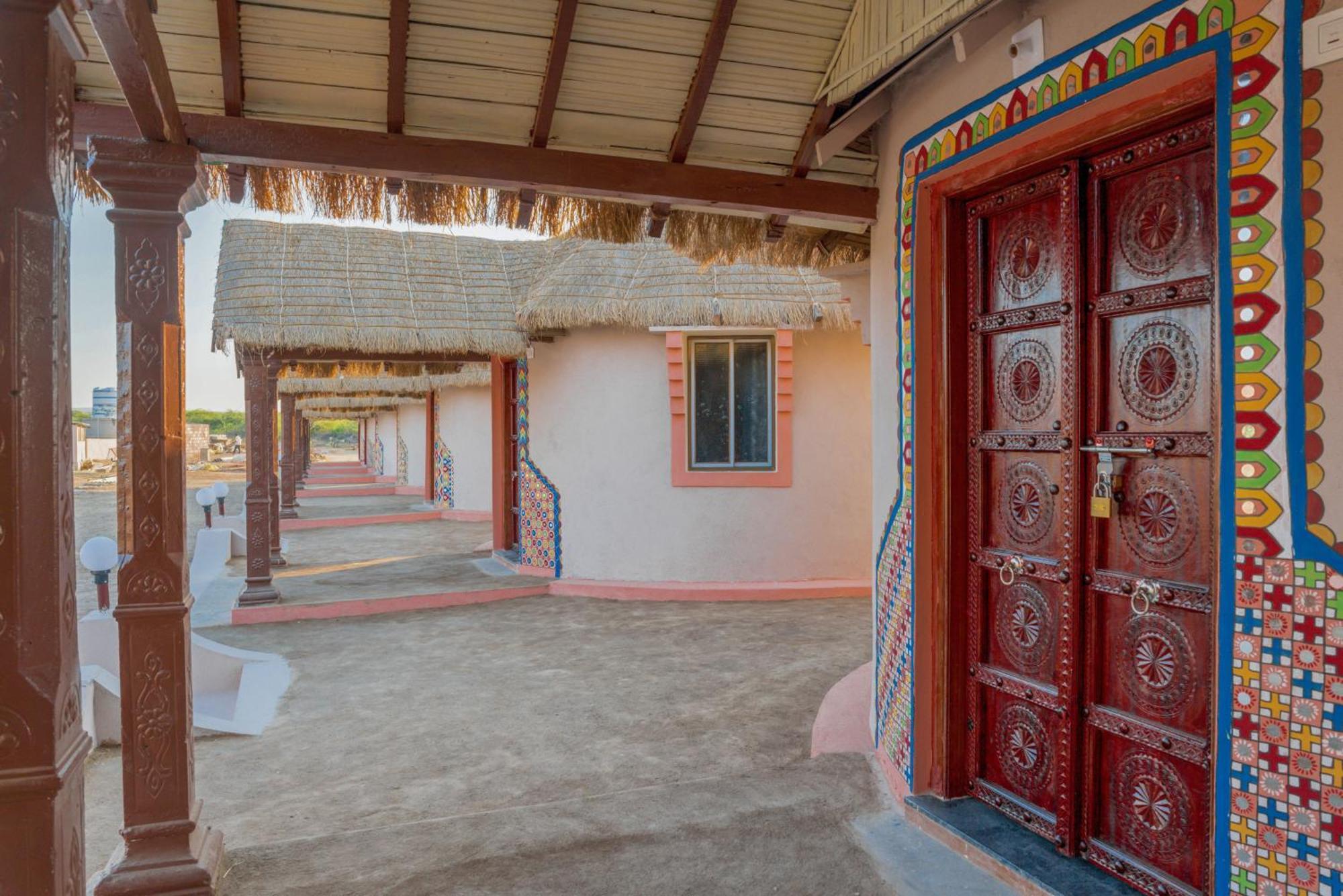 Dholavira Village Resort Extérieur photo