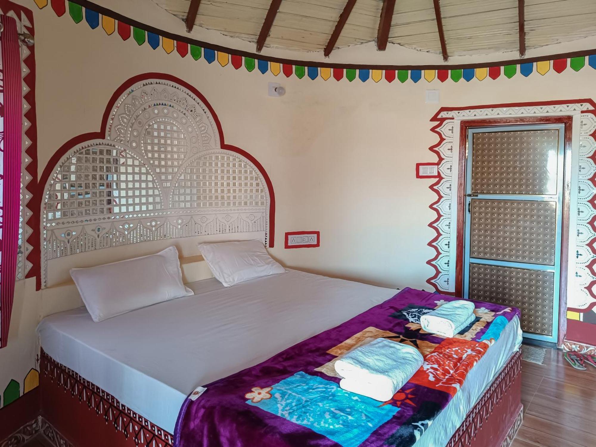 Dholavira Village Resort Extérieur photo